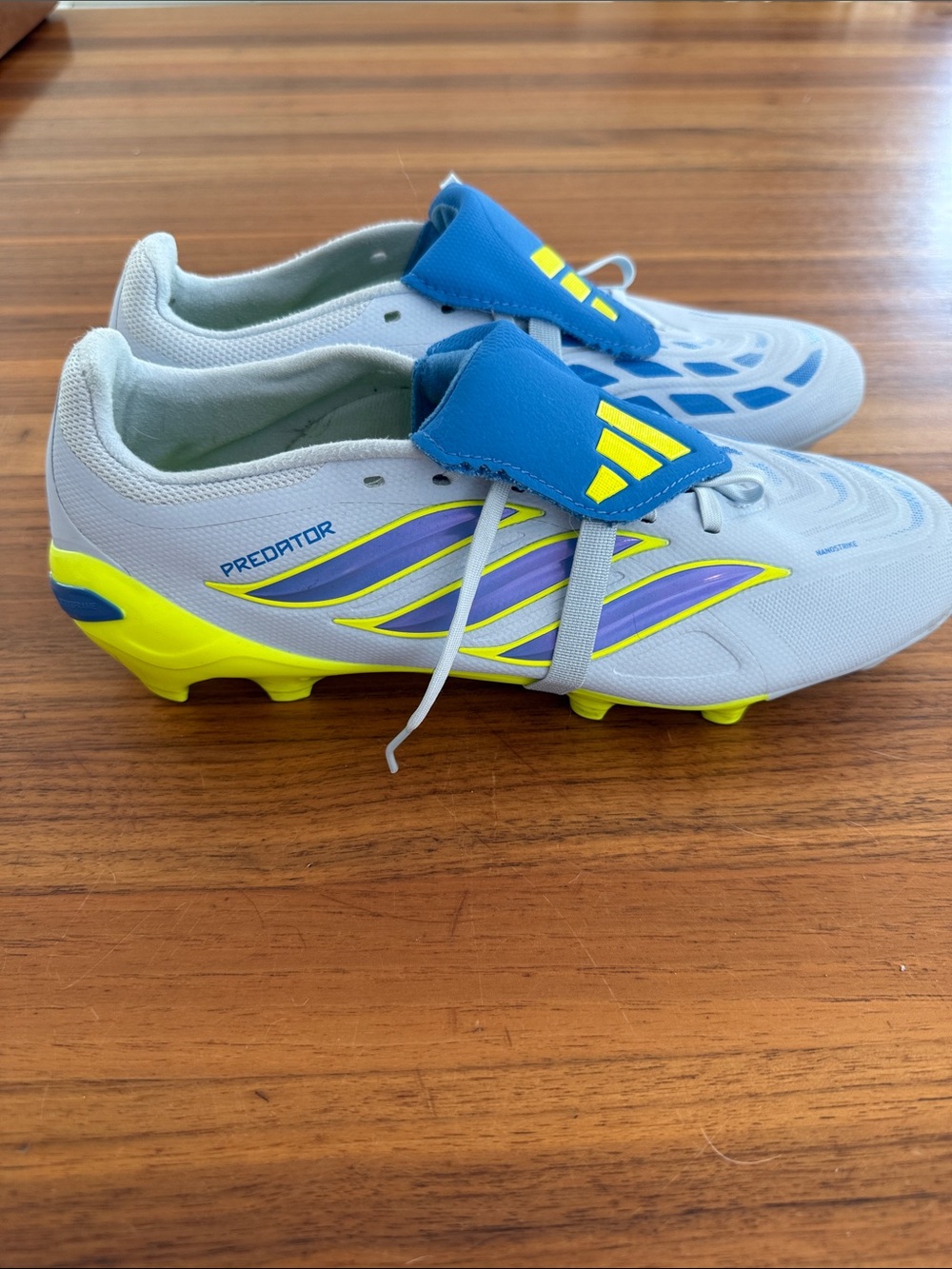 EUC Adidas Predator League Fold-Over Tongue size 8.5